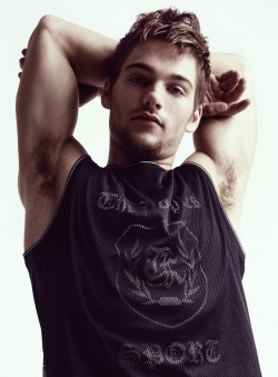 celebpits:  Dylan Sprayberry