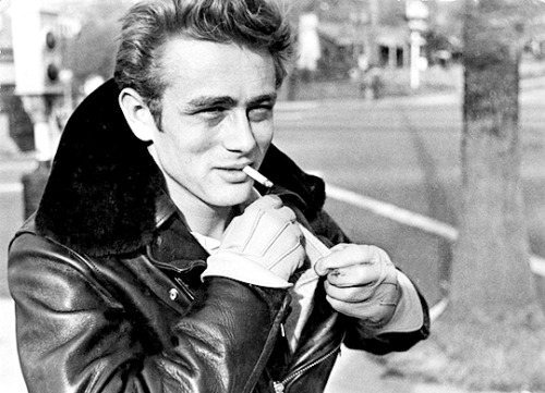 babeimgonnaleaveu:James Dean photographed by Phil Stern, 1955.