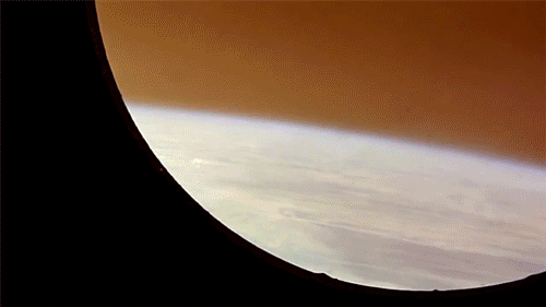 asttra:Some beautiful re-entry footage from NASA. December 2014.
