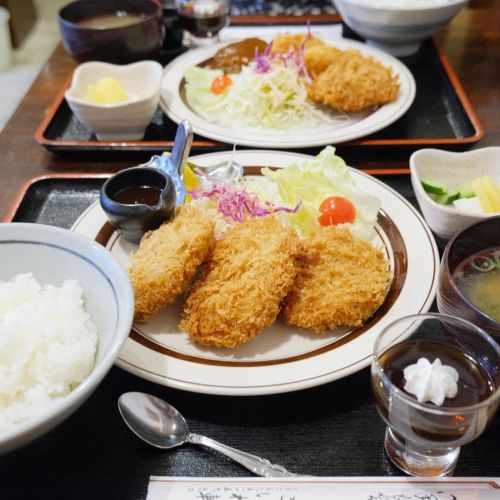 .❁こいわ軒❁ひれかつ定食新小岩にあるこいわ軒。自分的にすごいヒットしたとんかつ♪昔ながらの洋食屋なんだけど、あなどるなかれちょー美味しかったです✨どこにも書いてないのにコーヒーゼリーついてきて嬉しか