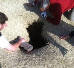 hostesscakes:glumshoe:nbcnightlynews:Golfer falls into sinkhole on Illinois golf courseStory: http://nbcnews.to/X43C0c l Photo: AP/Golfmanna  he has been chosen  this is literally the beginning of Space Jam