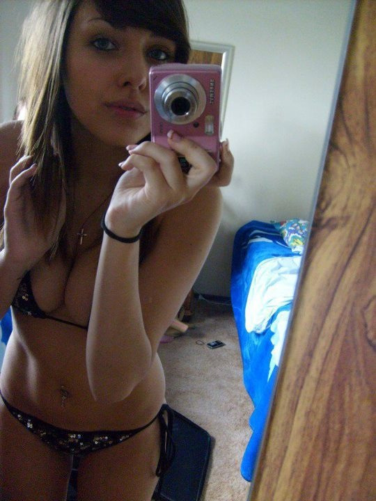 applefacebananapants:  findher:   Found:Jaime Laycock      (via TumbleOn)  Ready