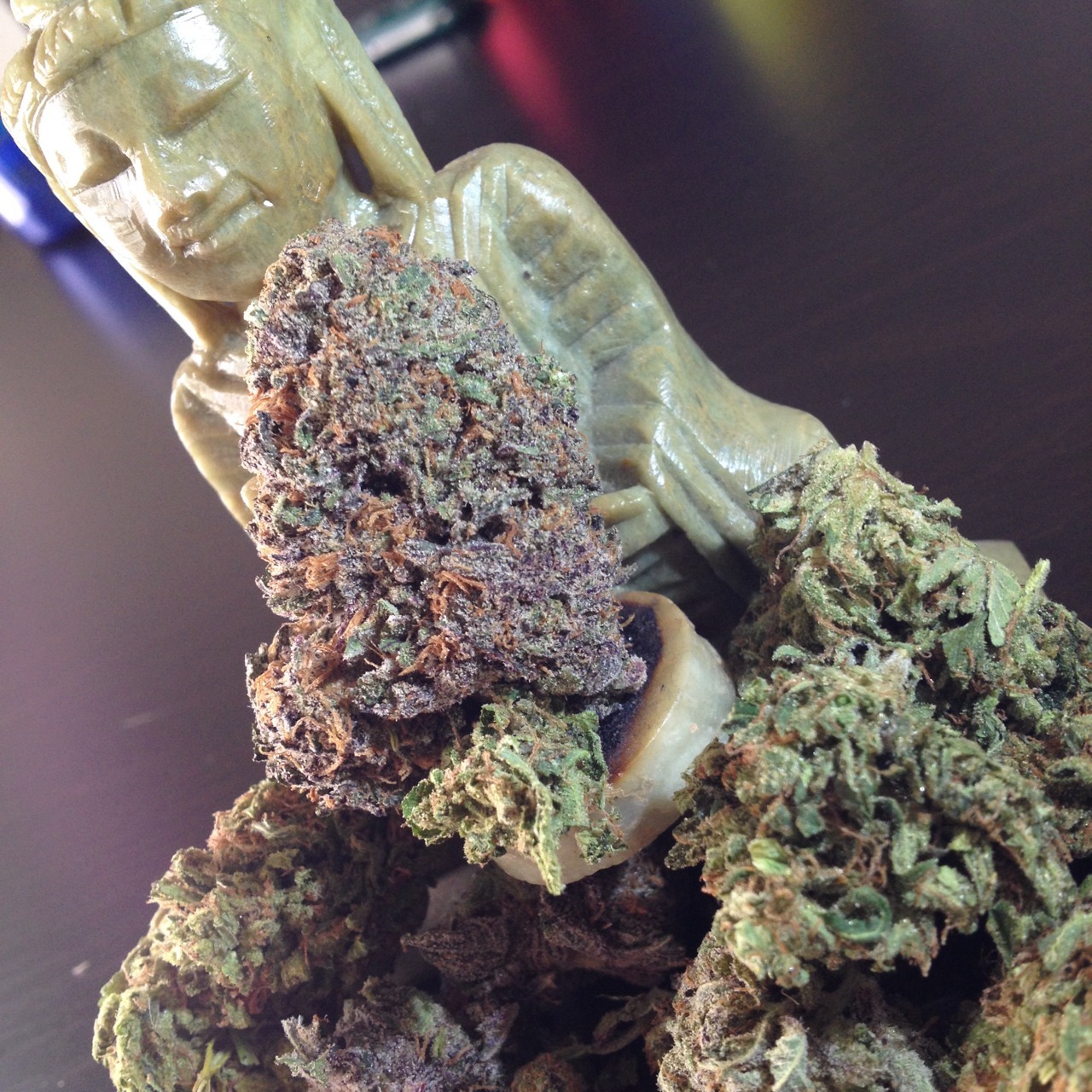 commoninterests:  Bathing in weed