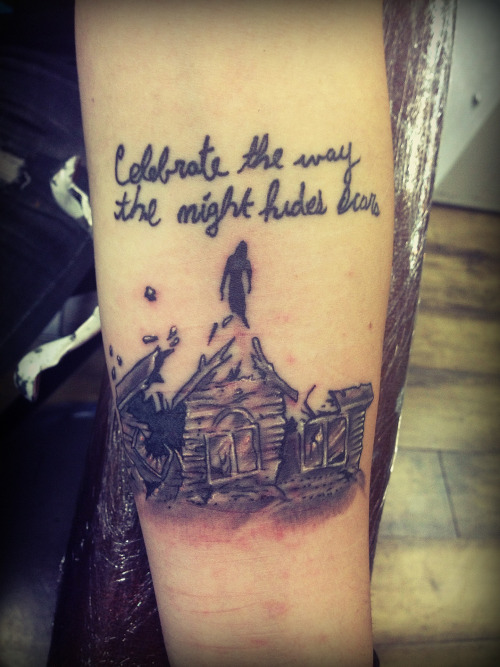 intoxicationparanoiaandfame:  Finished PTV tattoo. The lyrics (they are in Vic’s handwriting) were done a few weeks ago, the house was just done. I LOVE it.