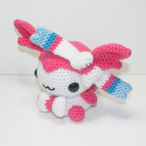 pixalry:  The Essential Pokemon Amigurumi Collection: Part 3 - Created by Johnny Navarro You can see his available for sale work at his Etsy Shop. You can also follow him on Facebook for more updates on his work! Check out Part 1 here | Part 2 here