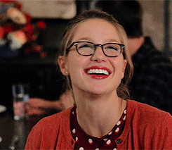 officerhaughtismygirlfriend:Kara Danvers tilting her glasses appreciation post