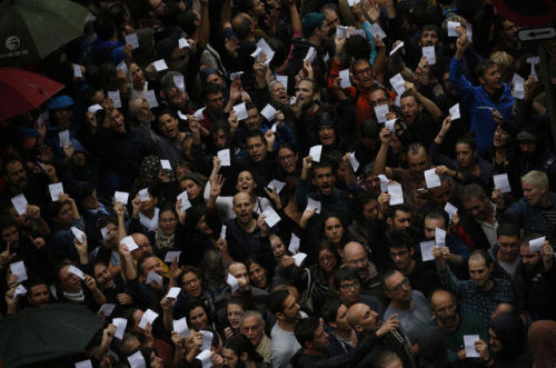 revolucion-es-poesia: GRAVÍSIMO golpe a la democracia y a los derechos humanos en Cataluña.  El gobi