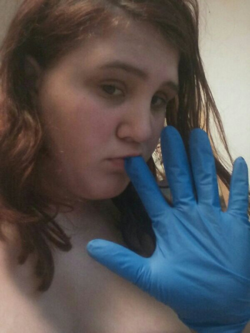 latexglovesfetish:Women Wearing latex gloves.