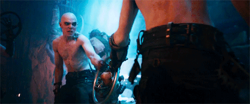 flamethrowing-hurdy-gurdy:Mad Max: Fury Road (2015)Holy…. didn’t even notice the parallel in how tho