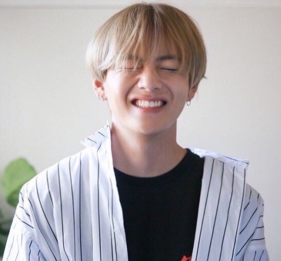 Bts I Am Whipped For Kim Taehyung And His Boxy Smile Bts I Am Whipped For Kim Taehyung And His Boxy Smile