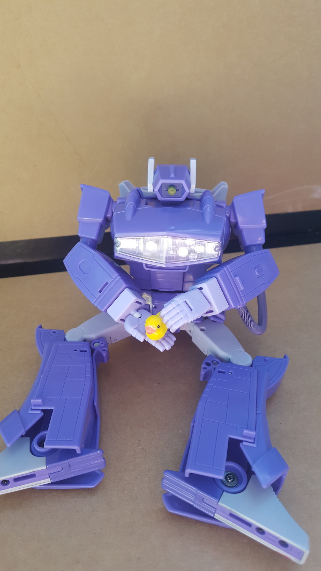 tfnatmostlyreblog:  he look so lonely but happy