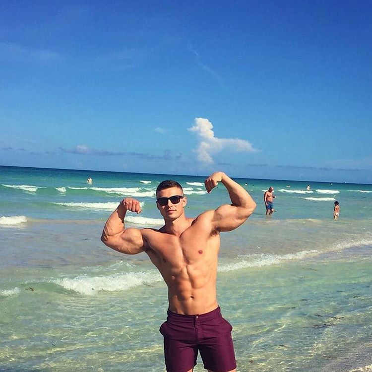 hotstudsdaily:Dan Rockwell (x) 