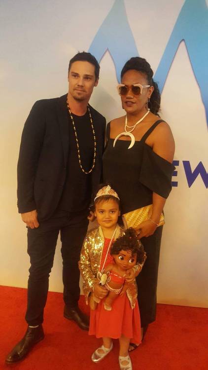 Beauty &amp; The Beast actor Jay Ryan &amp; Whanau at #Moana premiere NZ #SUGAMagazine