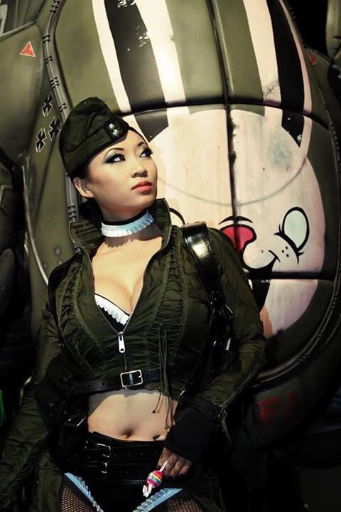 lukecage777:  named-fuckballs:  Yaya Han  Juggzilla