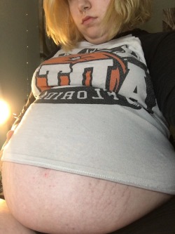 gothbelly:This belly has a mind of its own