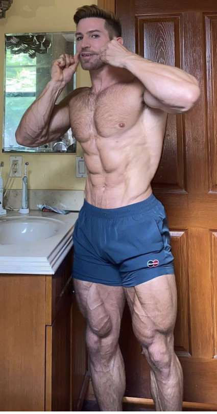 :Fitness model, Adam Charlton