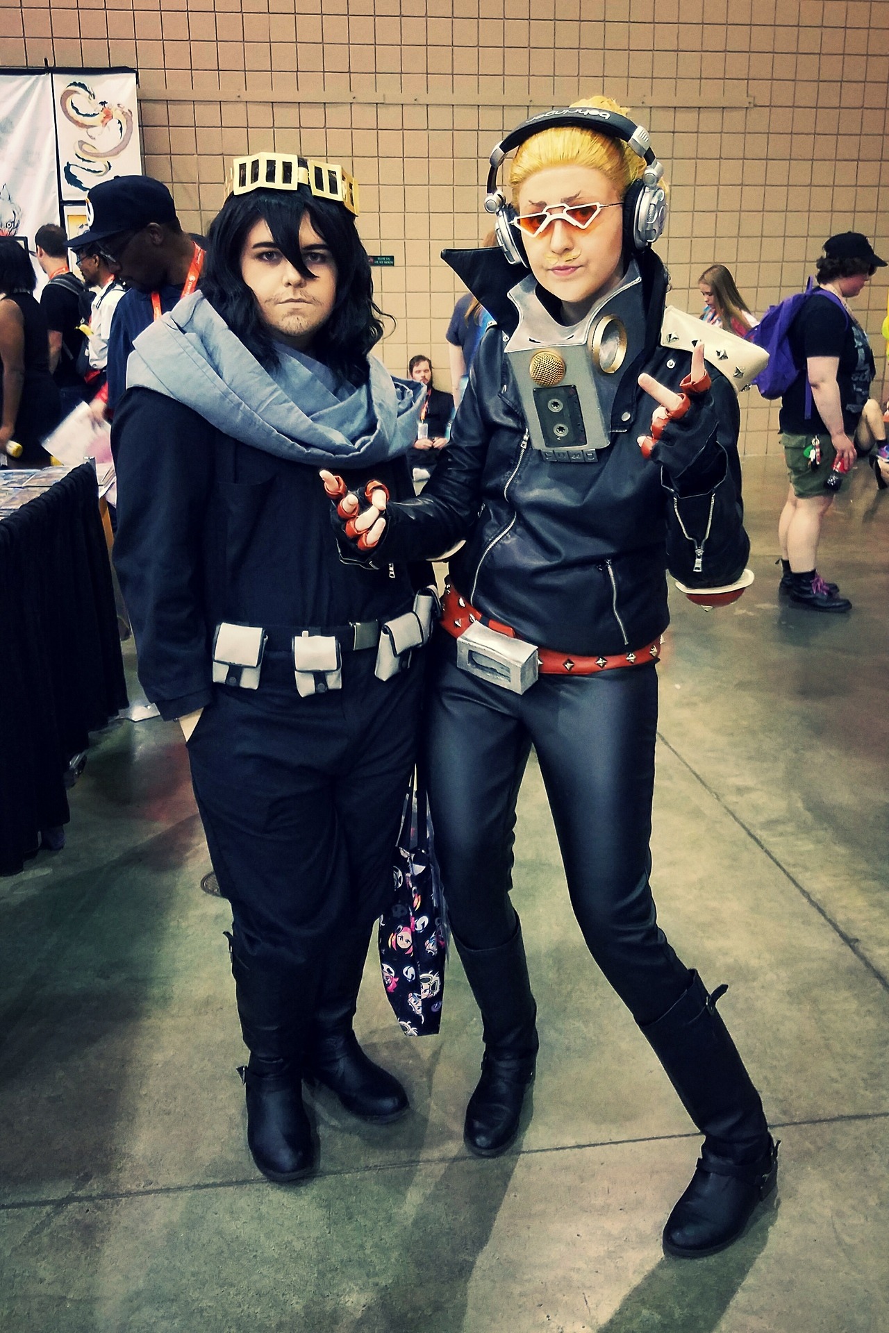 gravityeffect2:YOU GUYS LOOK AT THESE AMAZING ERASERHEAD AND PRESENT MIC COSPLAYERS