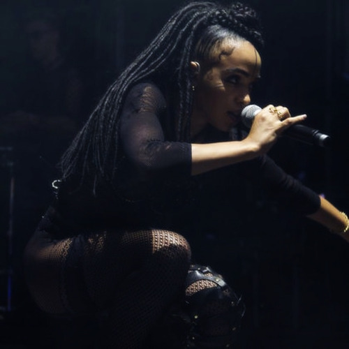 luvtahliahcom:  10x Photos of FKA twigs in Auckland, New Zealand at Laneway Festival January 26th. Make sure to follow @DailyFKA on twitter. I upload on there first everyday. 