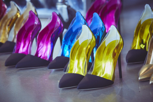 oscardelarenta:Metallic leather Camille pumps come to life.