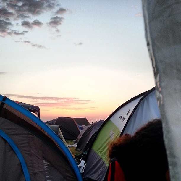 Sunrise au camping du #paleo2013 #sunrise #love #festival