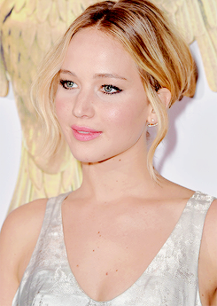 buchananjames:  Jennifer Lawrence attends the premiere of Lionsgate’s ‘The Hunger