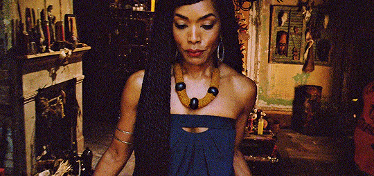 feedsfairy:  Angela Bassett / Marie LaveauAmerican Horror Story / Coven