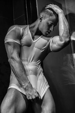 thebeautyofmalebodies:  attila toth
