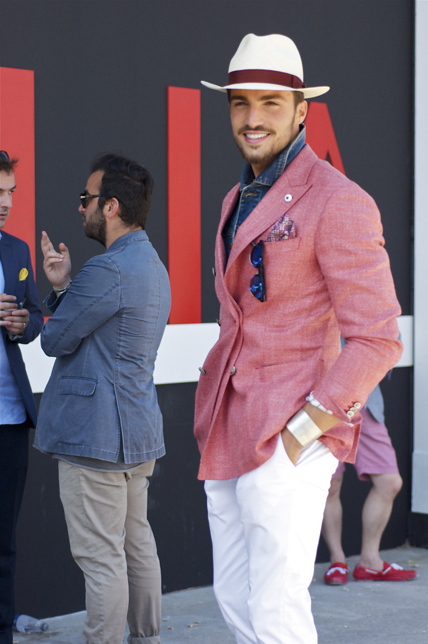 maninpink:  Pitti Uomo 86 - Mariano Di Vaio, Photo by Gloria Yang 