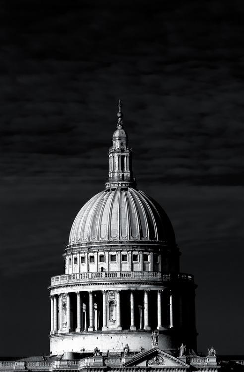 Defiant Dome by Skuggzi Via Flickr: The dome of St Paul&rsquo;s Cathedral, City of London. (Arch