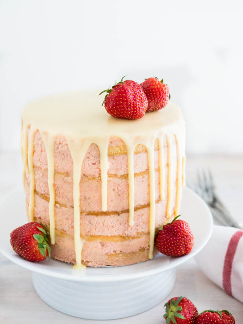 sweetoothgirl:Naked Strawberry Layer Cake 