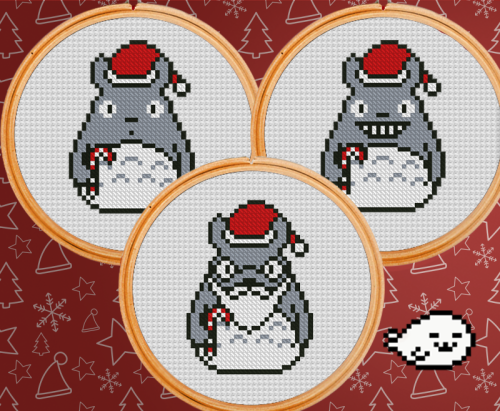 Free Pattern! Christmas Totoro.To view the image in its full size, right click it and select open im