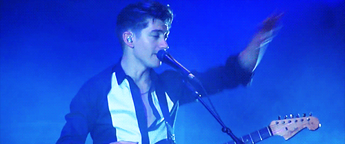 arcticbella:  and you say he doesn’t know what to do with his hands 