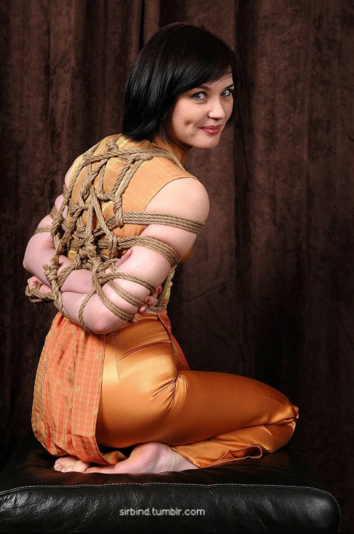 sirbind:  She is always happier when bound 