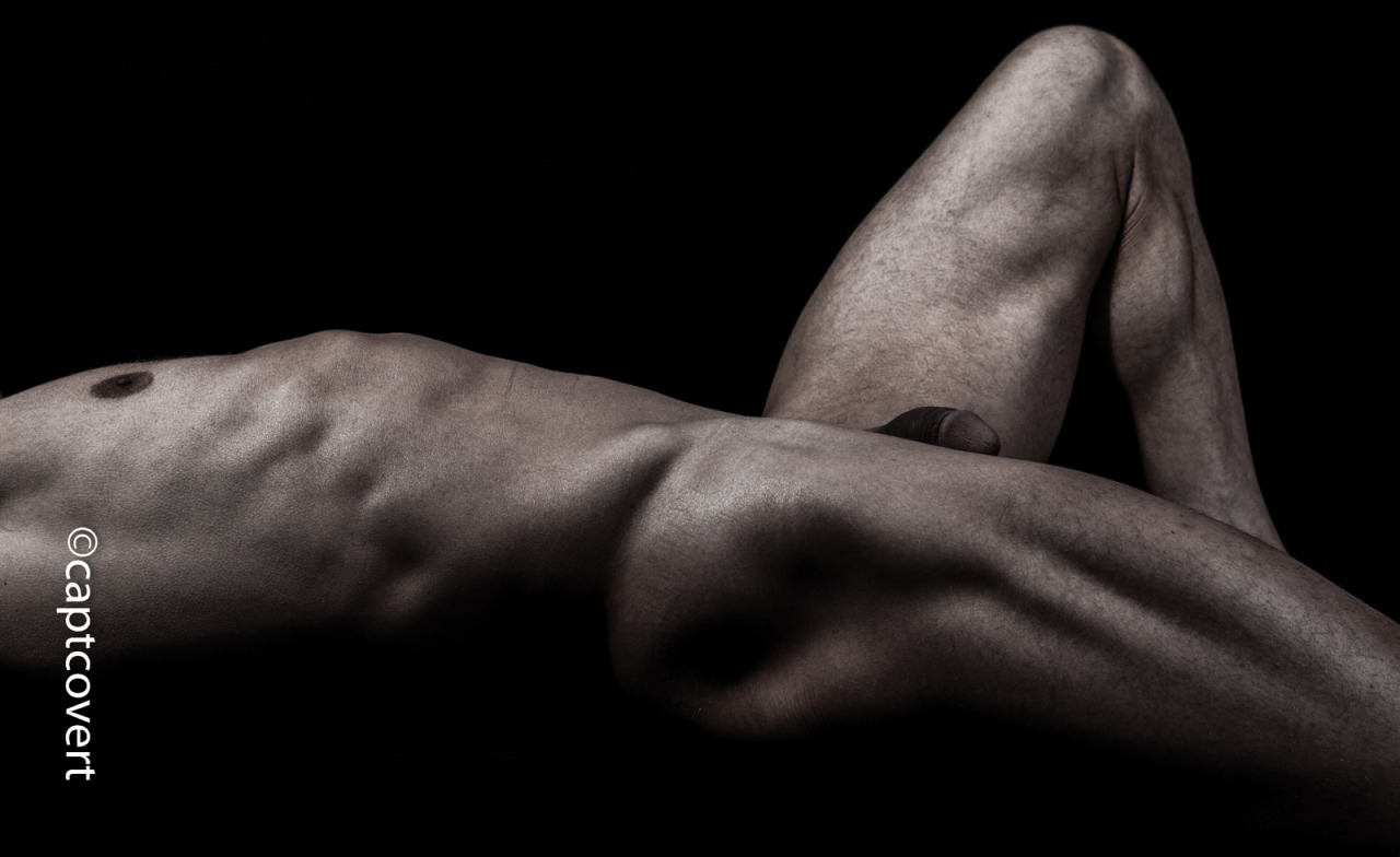 Body scape in muted tones captcovert