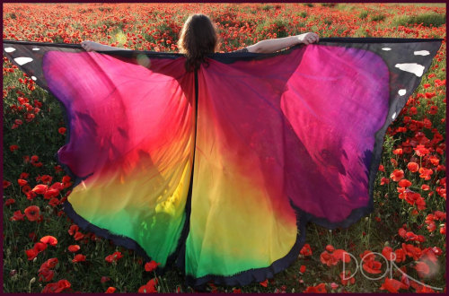 sosuperawesome:  Hand painted silk butterfly wings by PracowniaDor on Etsy  • So Super Awesome is also on Facebook, Twitter and Pinterest • 