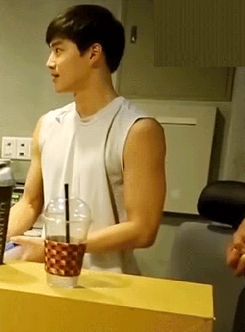 spacesuho:  Muscle Man to Bunny Boy in seconds