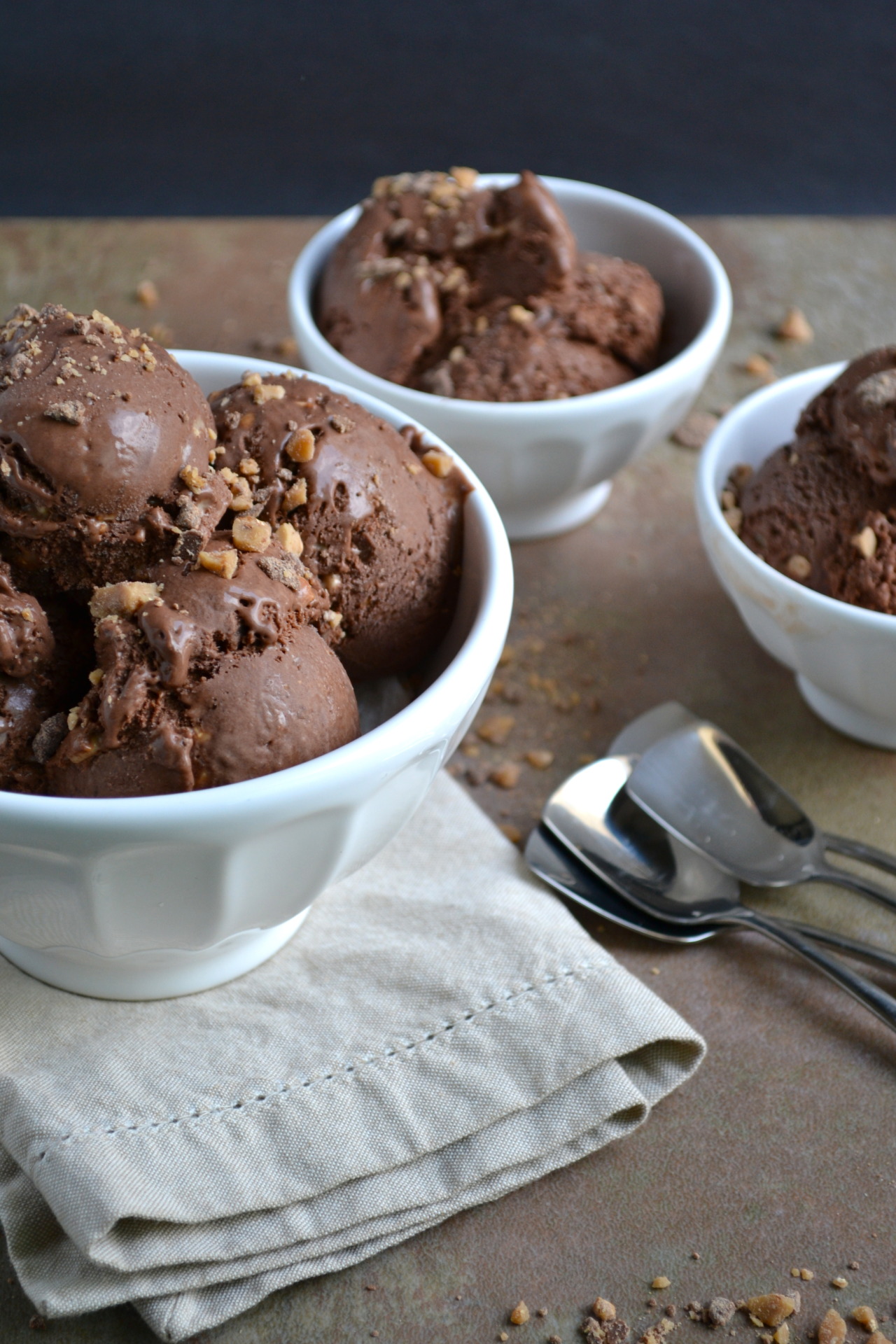 do-not-touch-my-food:  Chocolate Heath Bar Ice Cream 
