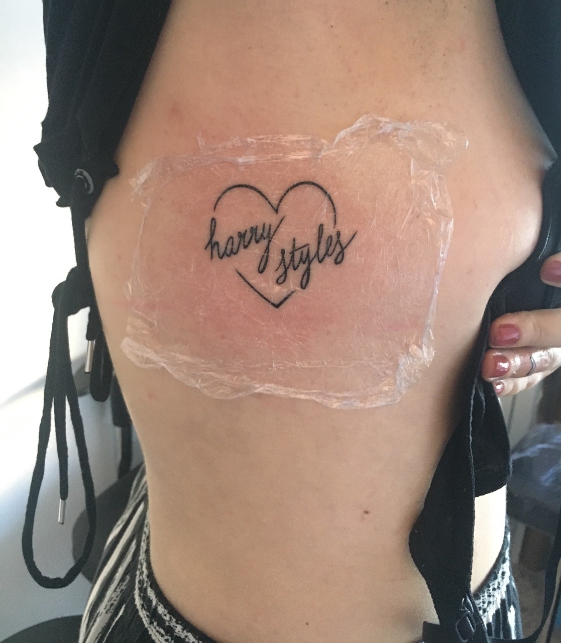 Louis Tomlinson's handwriting Girl Almighty  One direction tattoos,  Lyric tattoos, Harry styles tattoos