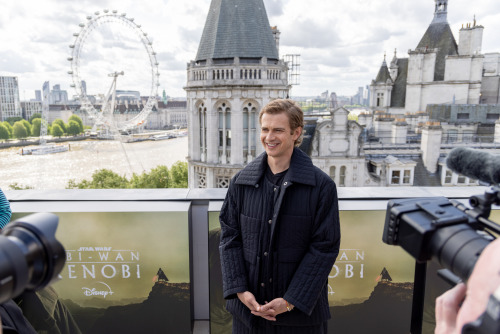 allthingskenobi: These photos from the Obi-Wan Kenobi photocall in London are everything