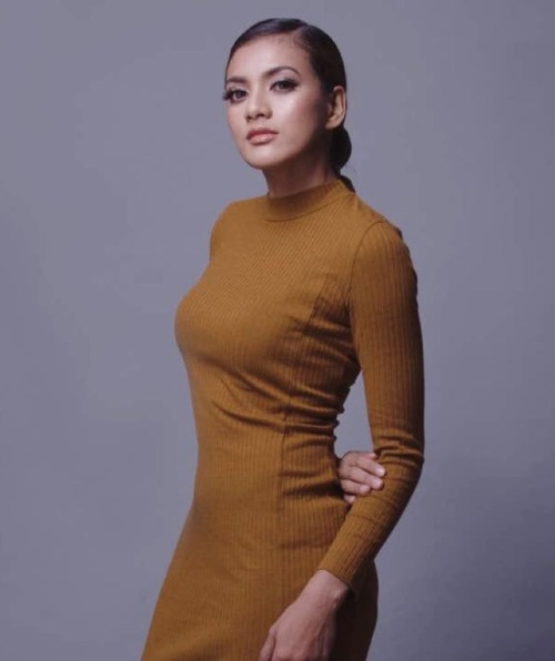 IsyaRiana VS Niena Azman&hellip; siapa pilihan korg???