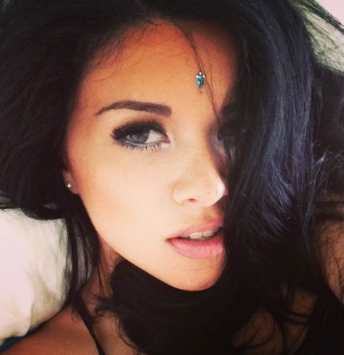 xobaddestbitchez: andreasdiamonddolls: . xo
