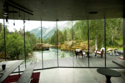 pfeilhaus:  Ex Machina home is actually a hotel in Norway. 