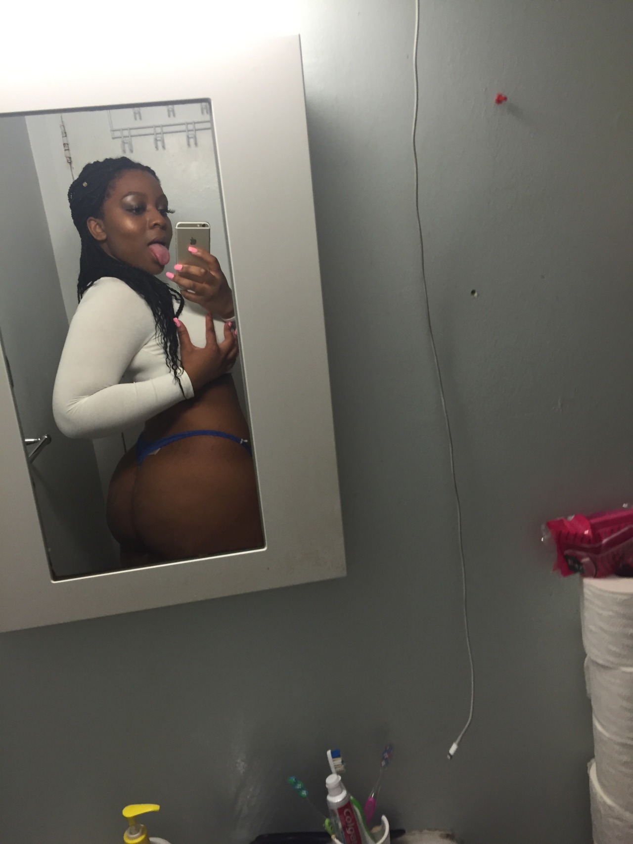 mameikamara:  IG: MameiKamara