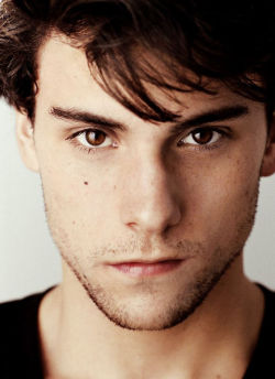 heiscute:  :  jack falahee | 1  He is cute!