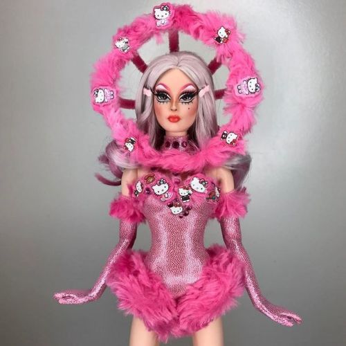 liliana-von-k: Barbies repainted by Mark Jonathan as RuPaul’s Drag Race queens: Sharon Needles