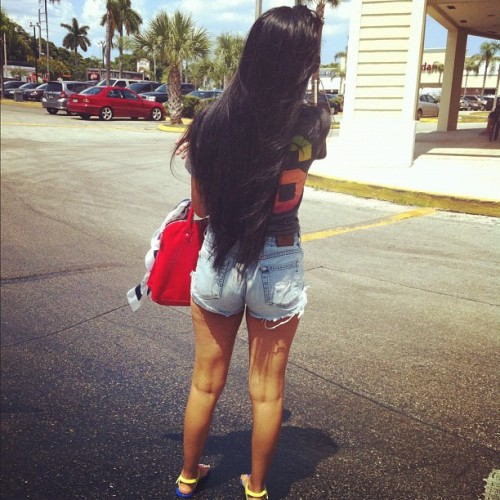 prettiyoungthangs:  P.Y.T 