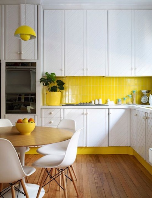 miss-mandy-m: Touch of yellow: interiors
