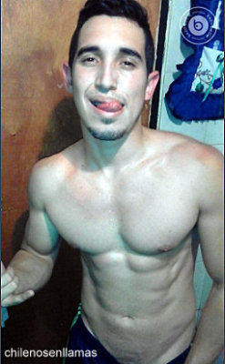 chilenosenllamas:  Andrés, 24 años. Macho