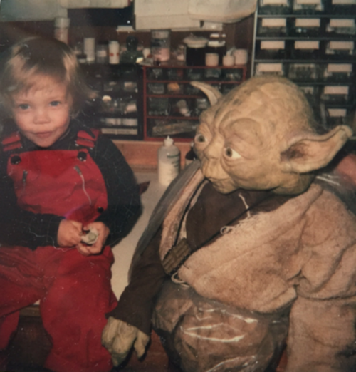 knightsintodreams:  Mark Hamill posted photos of his family visiting him on set and oH MY GOD IT’S THE CUTEST THING