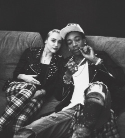 le-ga-li-ze:  miley cyrus wiz khalifa no We Heart It. http://weheartit.com/entry/90353648?utm_campaign=share&amp;utm_medium=image_share&amp;utm_source=tumblr  Rip